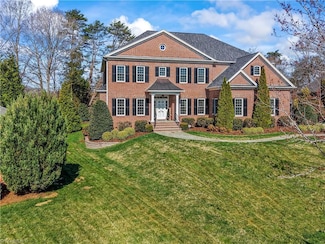 1325 Pheasant Ln, Winston Salem, NC 27106