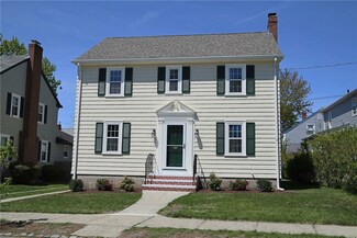 32 La Salle Dr, Providence, RI 02908