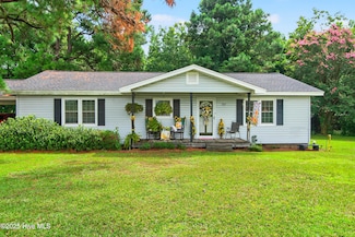 3665 Midway Dr, Whiteville, NC 28472