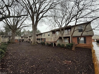 3824 Country Club Rd, Winston Salem, NC 27104