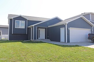 3806 Amity Cir SE, Mandan, ND 58554