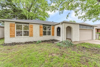 2564 S Regina Ave, Springfield, MO 65807