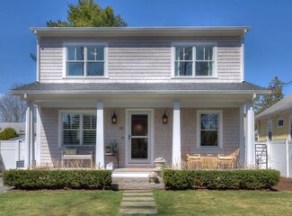 23 Chachapacassett Rd, Barrington, RI 02806