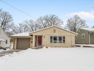 716 Peter Ave, Rockford, IL 61108