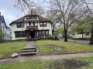 3374 Euclid Heights Blvd, Cleveland, OH 44118
