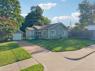 1871 E 16th St, Tulsa, OK 74104