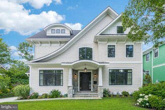 632 19th St S, Arlington, VA 22202