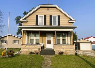 216 S Main St, Spillville, IA 52168