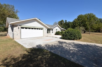 4001 N Horseshoe Dr, Guthrie, OK 73044