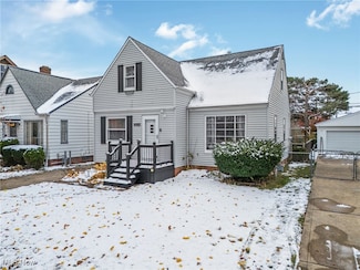 6701 Pelham Dr, Cleveland, OH 44129