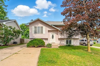 2434 SE 18th Ct, Des Moines, IA 50320