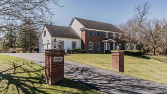 9343 Yorkshire Dr, Saline, MI 48176