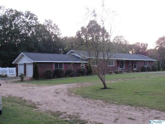 9713 Burton Dr, Henagar, AL 35978