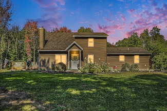 4529 S Hilton Park Rd, Fruitport, MI 49415