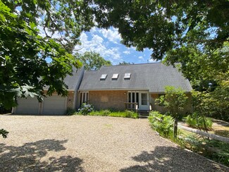 54 Marthas Rd, Edgartown, MA 02539