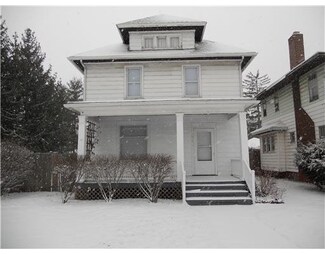 1037 Cleveland Ave, South Bend, IN 46628
