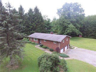 127 Sanderson Dr, Slippery Rock, PA 16057