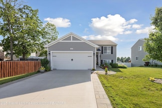 1123 Chesham Ln, Grand Ledge, MI 48837