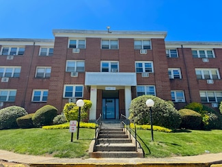 1730 State St Unit 306, Hamden, CT 06517