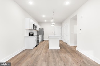 214 Vine St Unit 305, Philadelphia, PA 19106