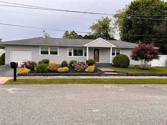 2 Merritt Ln, Center Moriches, NY 11934