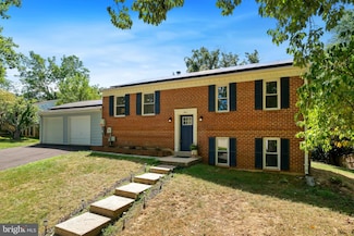 3 Woodsend Place, Potomac, MD 20854