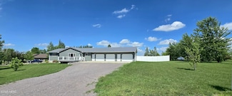 1114 N 3rd St, Waubay, SD 57273