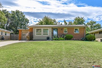 4543 Hill Dr, Lincoln, NE 68510