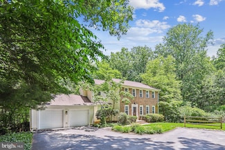 5951 Burnside Landing Dr, Burke, VA 22015