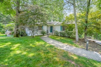 43 Stonewyck Dr, Chatham, NJ 07928