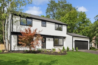 303 Cedarbrook Rd, Naperville, IL 60565