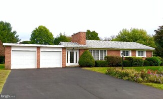 421 Overlook Blvd, Shamokin, PA 17872