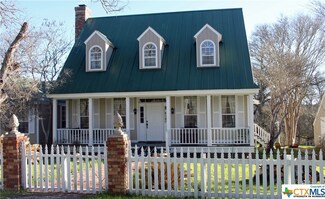 5727 Seawillow Rd, Lockhart, TX 78644