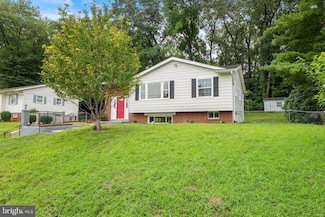 8912 Sylvania St, Lorton, VA 22079