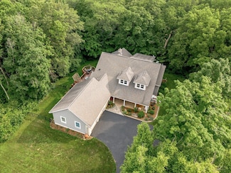 2 Timber Ridge Ln, Mansfield, IL 61854