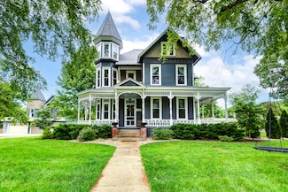 1435 E Walnut St, Springfield, MO 65802