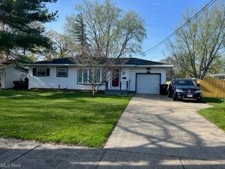 1214 Dodge Dr NW, Warren, OH 44485