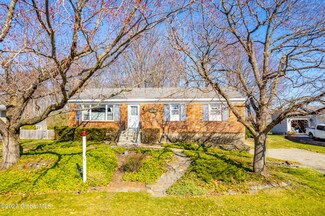 23 Teresa St, Latham, NY 12110