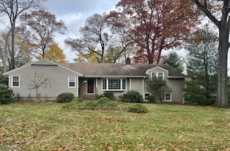80 Mary Ann Ln, Wyckoff, NJ 07481