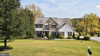 4 Lark Ln, Reading, PA 19608