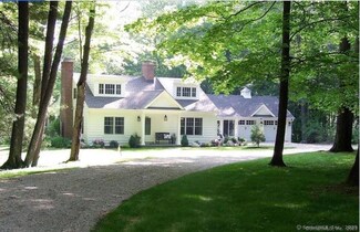 123 Interlaken Rd, Lakeville, CT 06039
