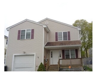 44 Aetna St, Worcester, MA 01604