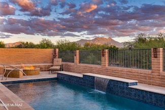 2304 E Madera Plateau Dr, Green Valley, AZ 85614