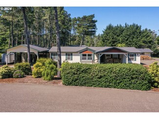 88940 Twin Lakes Ct, Florence, OR 97439