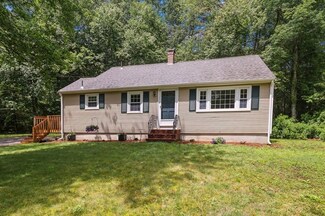 17 Lydon Ln, Kingston, MA 02364