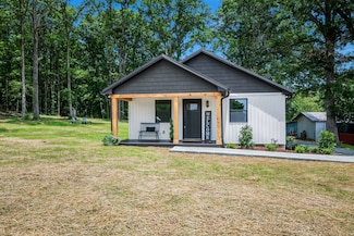 704 Pond Rd, Dickson, TN 37055