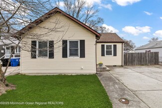 19 Neptune Place, North Middletown, NJ 07748