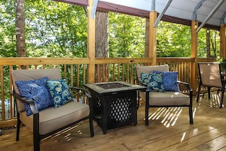 85 27th St, Ellijay, GA 30540