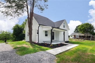 4507 Northampton Dr, Winston Salem, NC 27105