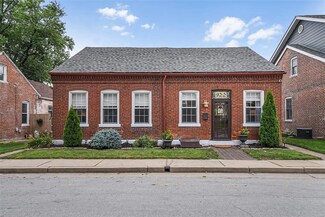 922 S 3rd St, Saint Charles, MO 63301